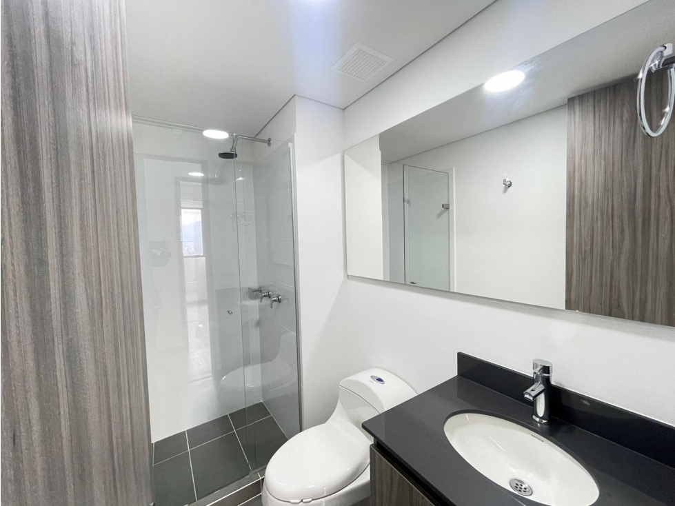 Apartamento en arriendo en Altos Del Poblado, Medellín · foto 16 de 17