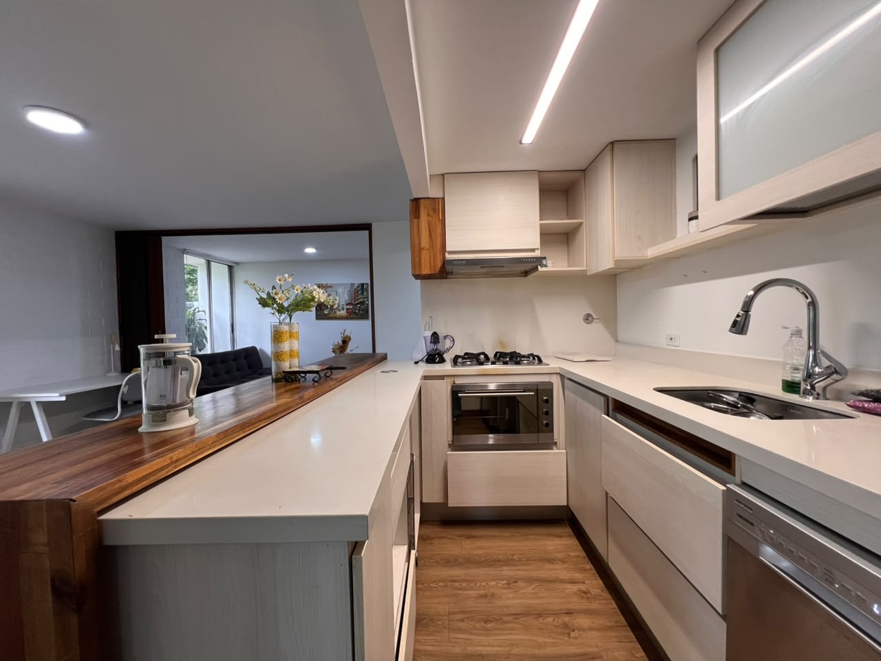 Apartamento en arriendo en El Poblado, Medellín · foto 6 de 11