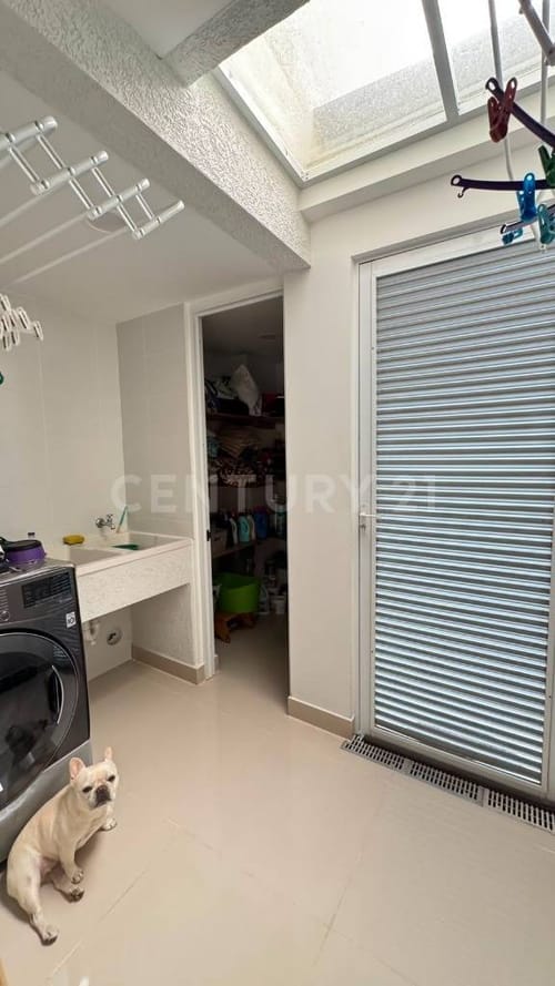 Casa de 3 alcobas en venta en Las Mercedes, Jamundí, 250 m² · foto 3 de 24