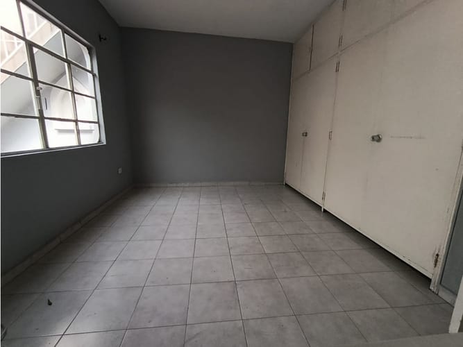 Casa de 6 alcobas en arriendo en Caicedo, Medellín, 250 m² · foto 5 de 24