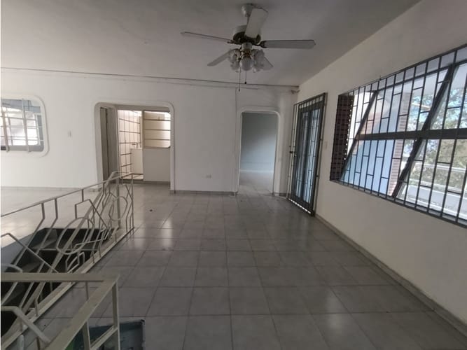 Casa de 6 alcobas en arriendo en Caicedo, Medellín, 250 m² · foto 7 de 24