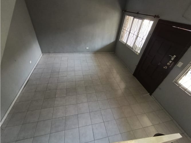 Casa de 6 alcobas en arriendo en Caicedo, Medellín, 250 m² · foto 12 de 24