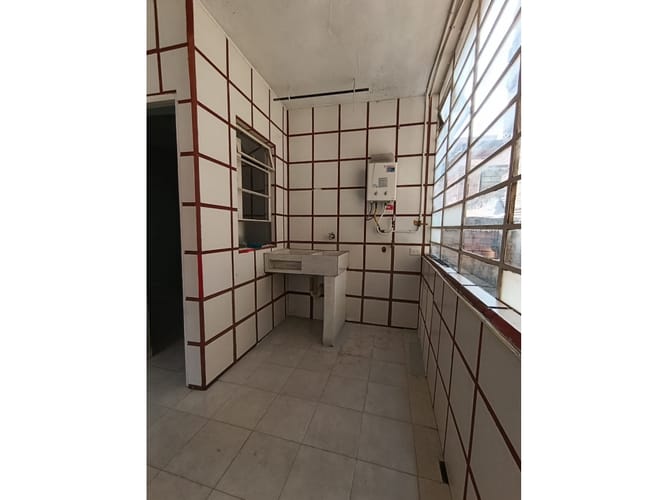 Casa de 6 alcobas en arriendo en Caicedo, Medellín, 250 m² · foto 15 de 24