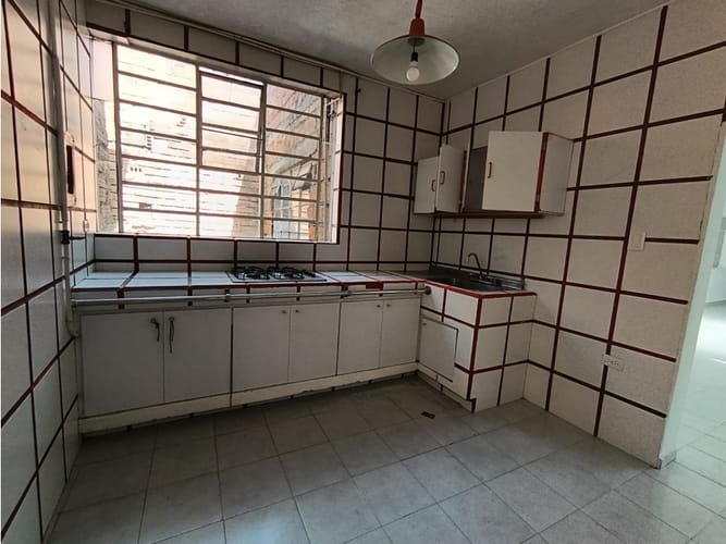 Casa de 6 alcobas en arriendo en Caicedo, Medellín, 250 m² · foto 22 de 24
