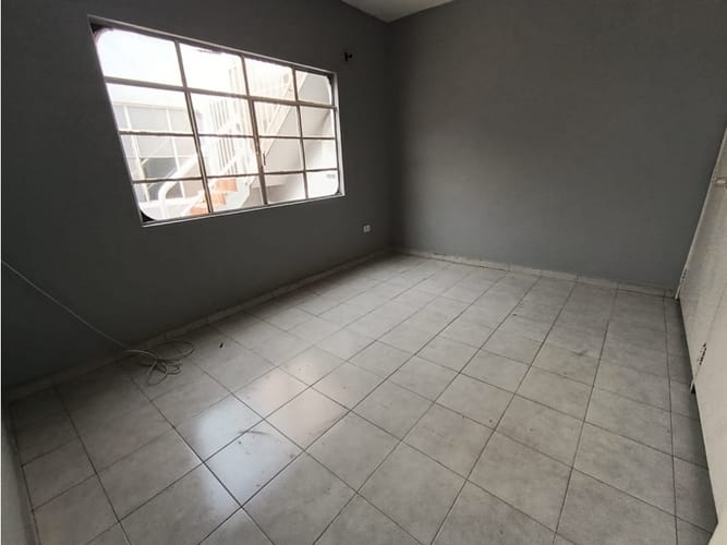 Casa de 6 alcobas en arriendo en Caicedo, Medellín, 250 m² · foto 23 de 24