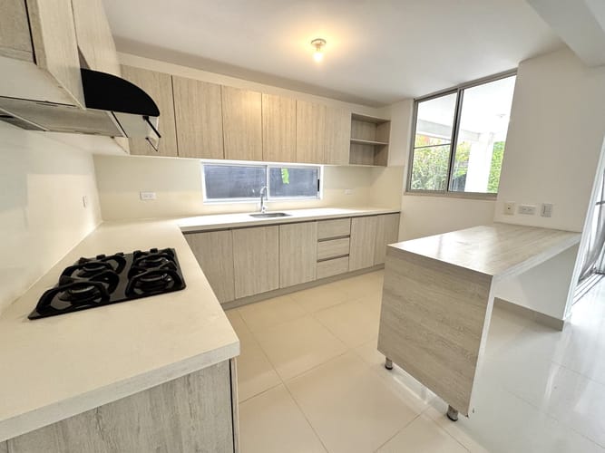 Casa de 3 alcobas en venta en Las Mercedes, Jamundí, 167 m² · foto 2 de 18