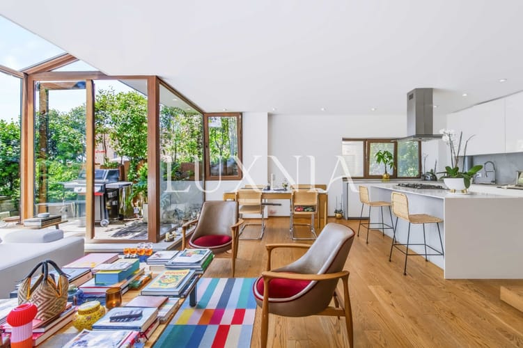 Apartamento de 2 alcobas en venta en Los Rosales, Bogotá, 152 m² · foto 2 de 24