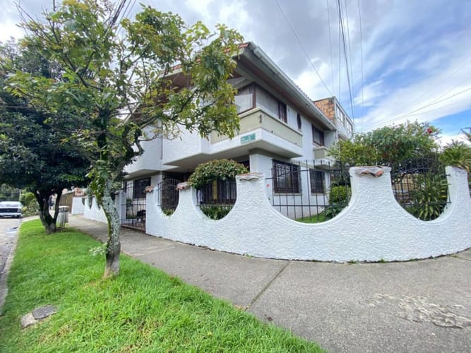 Casa de 2 alcobas en arriendo en 12 De Octubre, Bogotá, 350 m² · foto 2 de 24