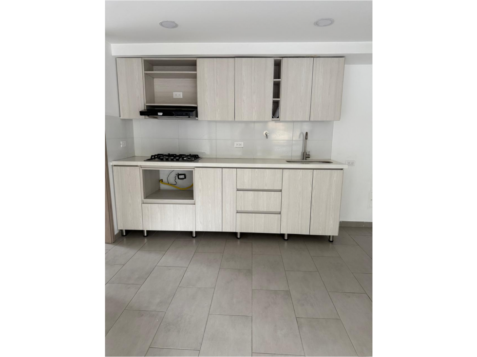 Apartamento en venta en La Almeria, Medellín · foto 2 de 11