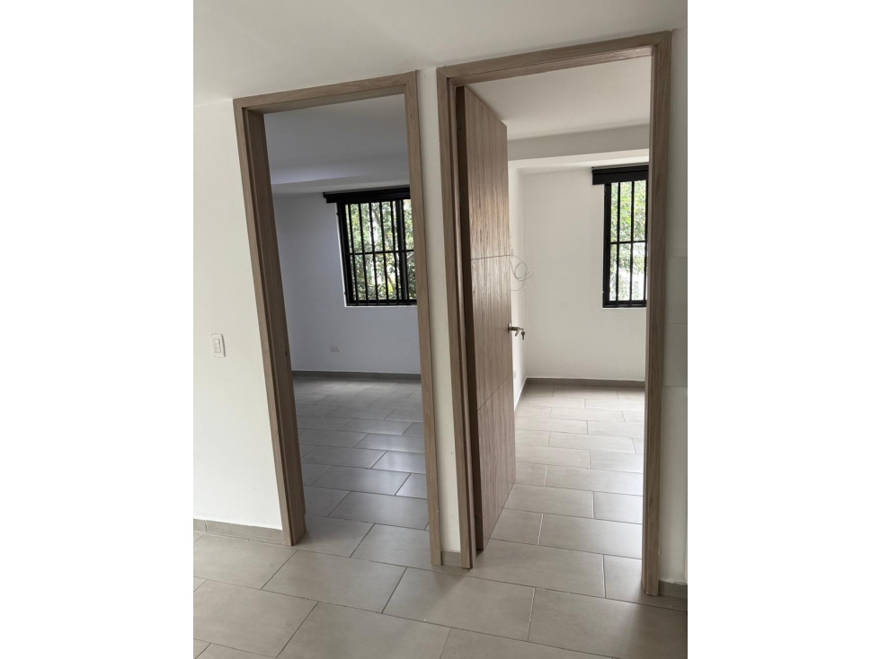 Apartamento en venta en La Almeria, Medellín · foto 3 de 11