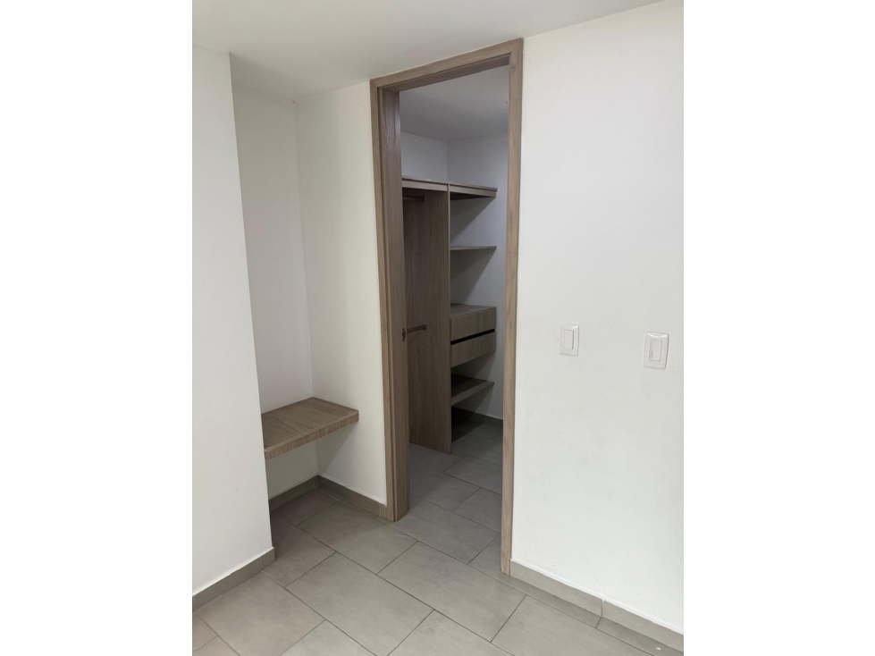 Apartamento en venta en La Almeria, Medellín · foto 6 de 11