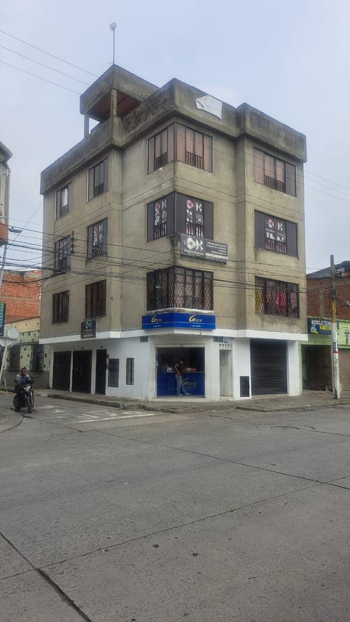 Edificio en venta en Junin, Cali, 368 m² · foto 2 de 12