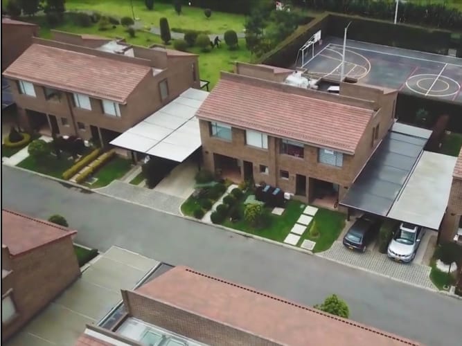 Casa de 3 alcobas en venta en Cota, 111 m² · foto 2 de 24