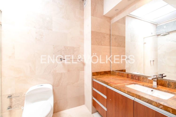 Apartamento de 4 alcobas en venta en Santa Barbara Central, Bogotá, 233 m² · foto 14 de 18