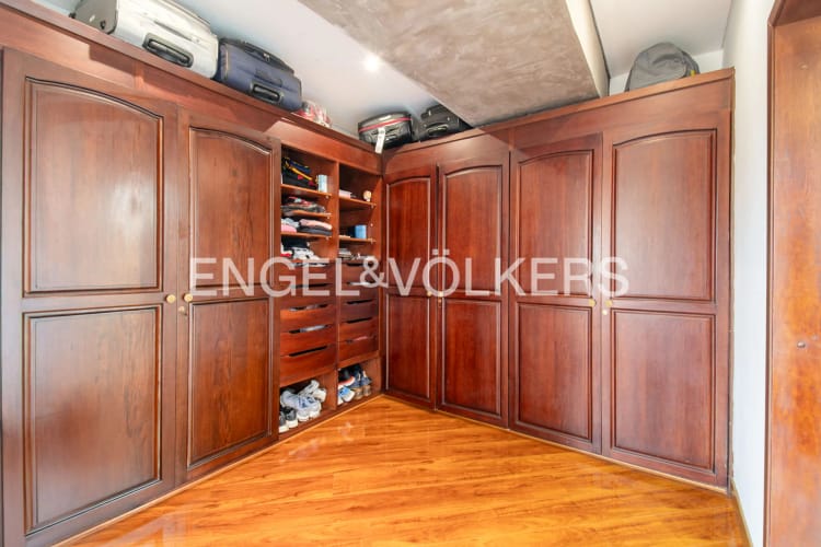 Apartamento de 4 alcobas en venta en Santa Barbara Central, Bogotá, 233 m² · foto 13 de 18