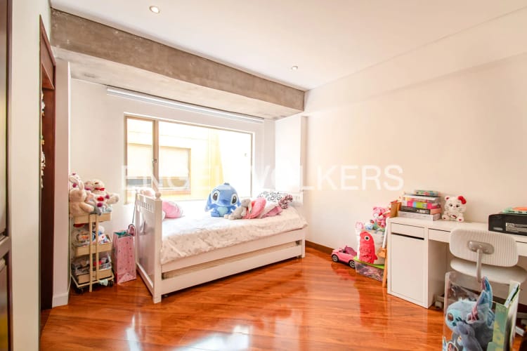 Apartamento de 4 alcobas en venta en Santa Barbara Central, Bogotá, 233 m² · foto 9 de 18