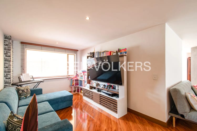 Apartamento de 4 alcobas en venta en Santa Barbara Central, Bogotá, 233 m² · foto 4 de 18