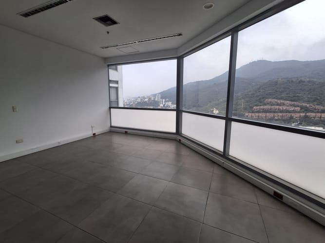 Oficina en venta en Santa Monica, Cali, 58 m² · foto 2 de 6