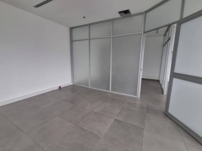 Oficina en venta en Santa Monica, Cali, 58 m² · foto 3 de 6