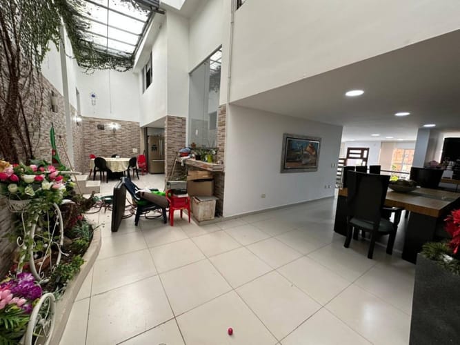 Casa de 4 alcobas en venta en Cabecera Del Llano, Bucaramanga, 370 m² · foto 5 de 9