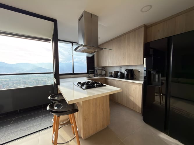 Apartamento de 3 alcobas en venta en Vía Las Palmas, Medellín, 89 m² · foto 2 de 16