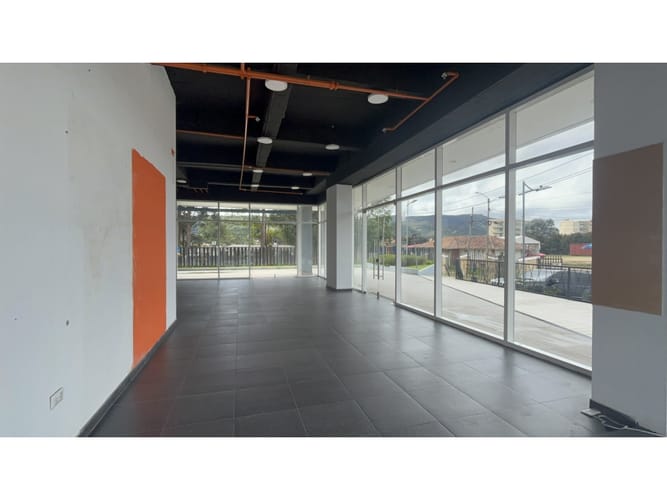Local en venta en Cataluña, Chía, 97 m² · foto 5 de 18