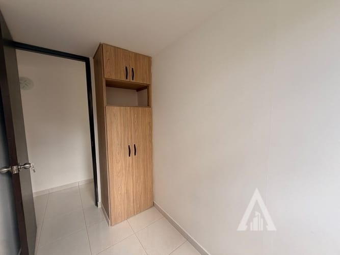 Apartamento de 2 alcobas en arriendo en Enciso, Medellín, 60 m² · foto 2 de 8