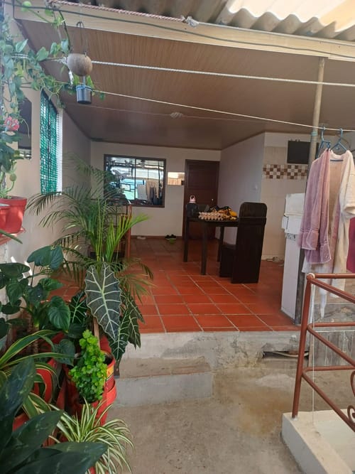 Casa de 6 alcobas en venta en Comuneros, Bucaramanga, 90 m² · foto 9 de 19