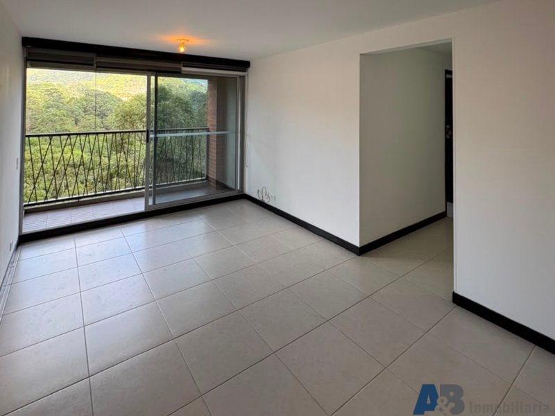 Apartamento en arriendo en La Castellana, Medellín · foto 4 de 17