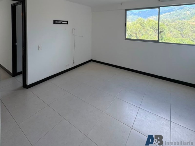 Apartamento en arriendo en La Castellana, Medellín · foto 10 de 17