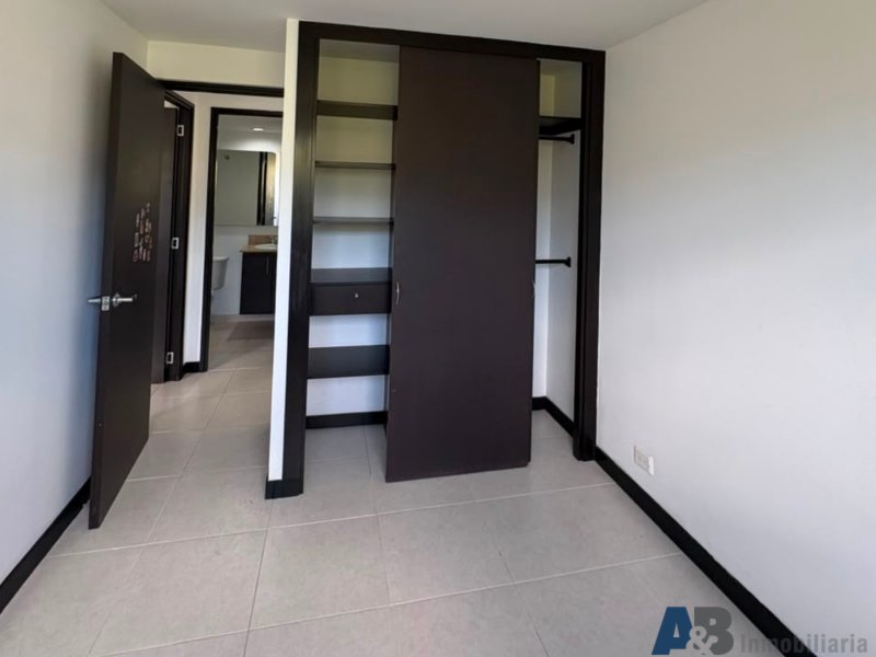 Apartamento en arriendo en La Castellana, Medellín · foto 13 de 17