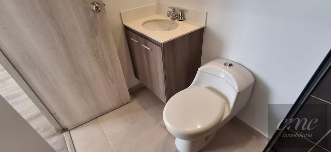 Apartamento de 3 alcobas en arriendo en Villa Santa Teresa, Sabaneta, 87 m² · foto 5 de 24
