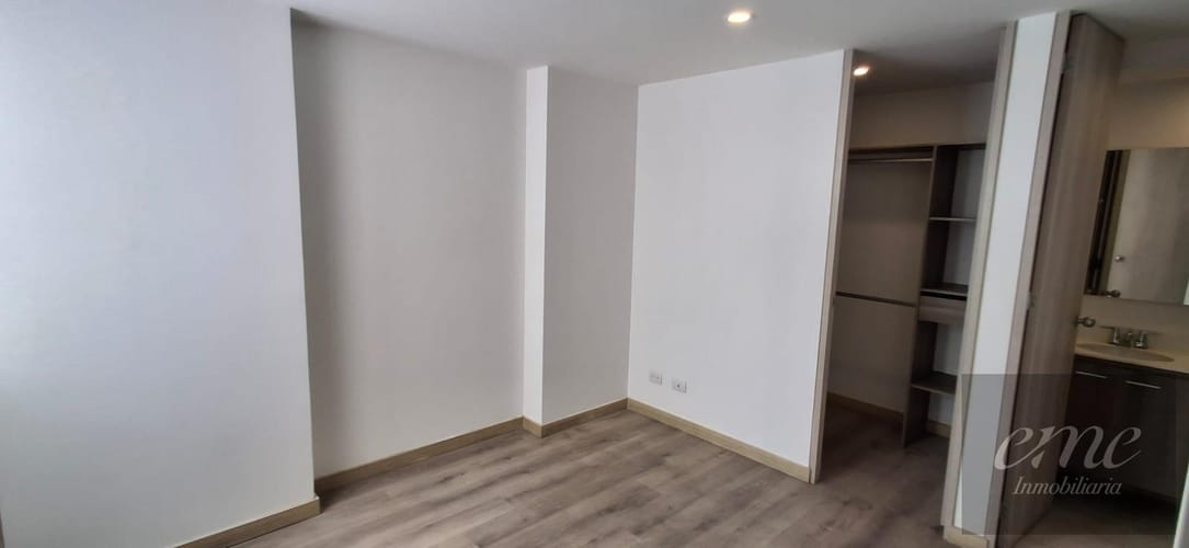 Apartamento de 3 alcobas en arriendo en Villa Santa Teresa, Sabaneta, 87 m² · foto 6 de 24