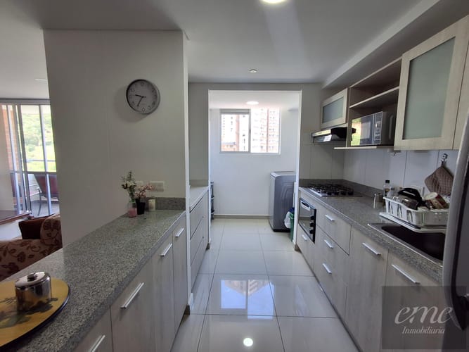 Apartamento de 3 alcobas en arriendo en Villa Santa Teresa, Sabaneta, 98 m² · foto 2 de 18