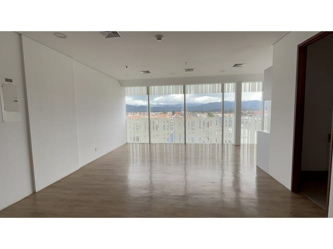 Oficina en venta en Cataluña, Chía, 45 m² · foto 2 de 15