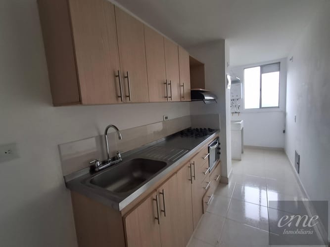 Apartamento de 3 alcobas en venta en Bello, 64 m² · foto 2 de 19