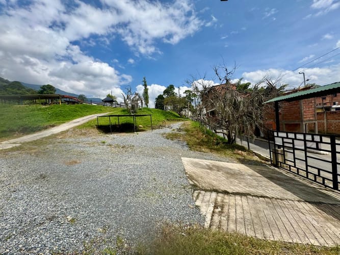 Lote en arriendo en Pueblo Viejo, La Estrella, 2500 m² · foto 2 de 13