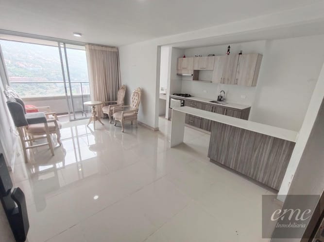 Apartamento de 3 alcobas en venta en Urbanizacion La Florida, Medellín, 78 m² · foto 2 de 19