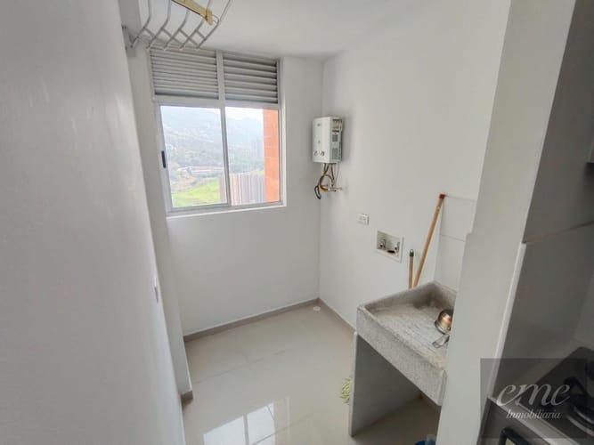 Apartamento de 3 alcobas en venta en Urbanizacion La Florida, Medellín, 78 m² · foto 6 de 19
