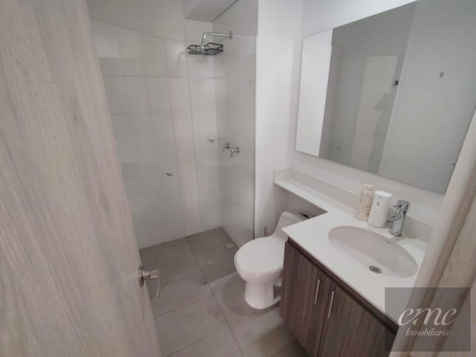 Apartamento de 3 alcobas en venta en Urbanizacion La Florida, Medellín, 78 m² · foto 13 de 19