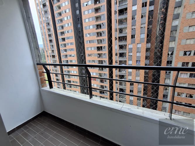 Apartamento de 3 alcobas en venta en Bello, 64 m² · foto 16 de 19
