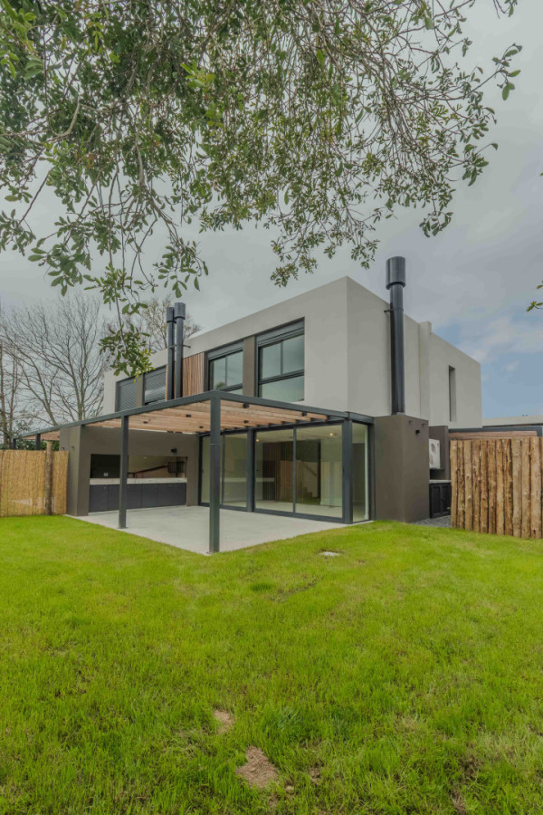 Casa en alquiler en Parque Miramar