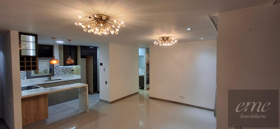 Apartamento de 3 alcobas en arriendo en Las Lomas No.2, Medellín, 92 m² · foto 2 de 24