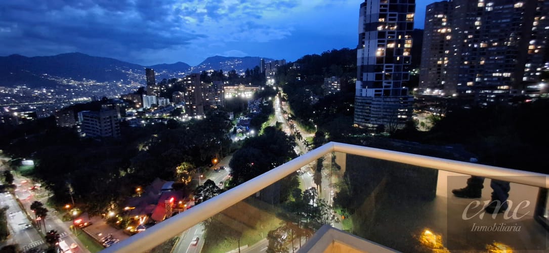 Apartamento de 3 alcobas en arriendo en Las Lomas No.2, Medellín, 92 m² · foto 15 de 24