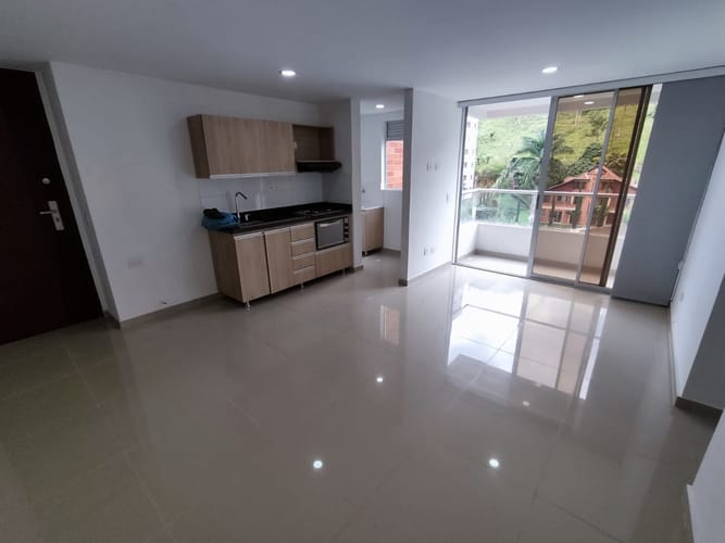 Apartamento de 3 alcobas en venta en Caminos De La Romeria, Sabaneta, 69 m² · foto 2 de 15