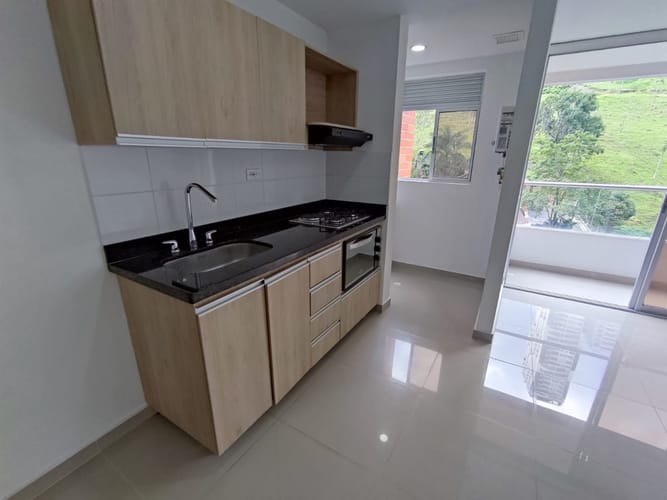 Apartamento de 3 alcobas en venta en Caminos De La Romeria, Sabaneta, 69 m² · foto 3 de 15