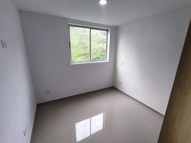 Apartamento de 3 alcobas en venta en Caminos De La Romeria, Sabaneta, 69 m² · foto 4 de 15