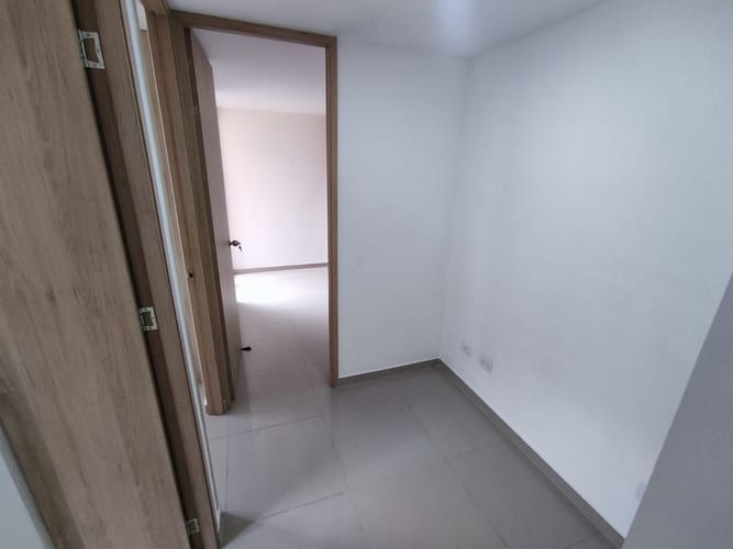 Apartamento de 3 alcobas en venta en Caminos De La Romeria, Sabaneta, 69 m² · foto 8 de 15