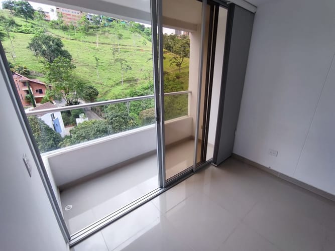 Apartamento de 3 alcobas en venta en Caminos De La Romeria, Sabaneta, 69 m² · foto 10 de 15