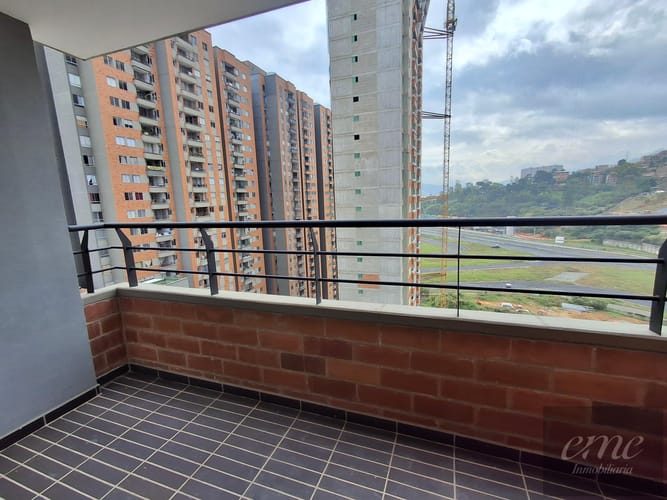 Apartamento de 3 alcobas en venta en Bello, 68 m² · foto 19 de 24